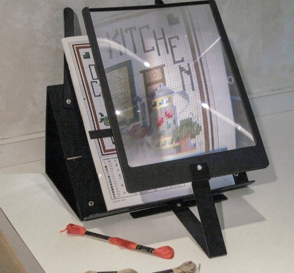 Free-Standing Magnifier - Palo Albums